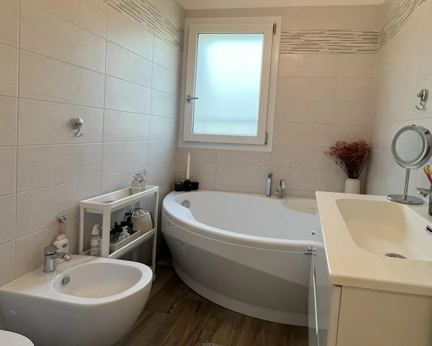ELEGANTE APPARTAMENTO 3.5 LOCALI CON TERRAZZA A VACALLO - Foto 6 di 8