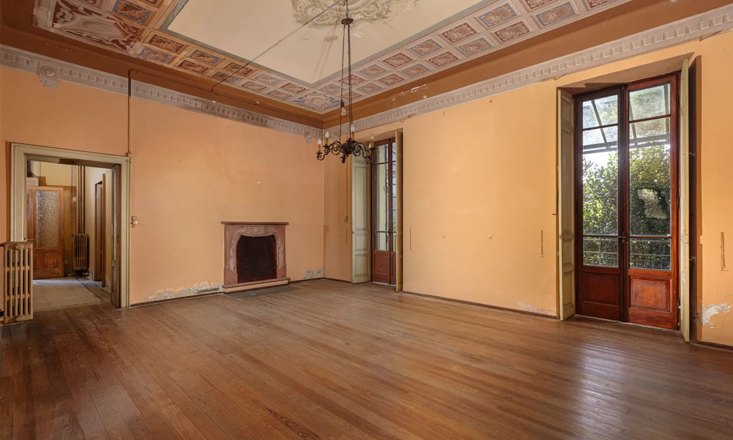VILLA LIBERTY DEL 1911 CON TERRENO EDIFICABILE A TESSERETE - Foto 2 di 13