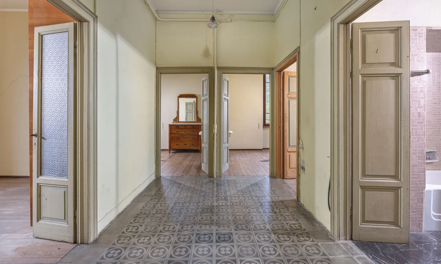 VILLA LIBERTY DEL 1911 CON TERRENO EDIFICABILE A TESSERETE - Foto 7 di 13