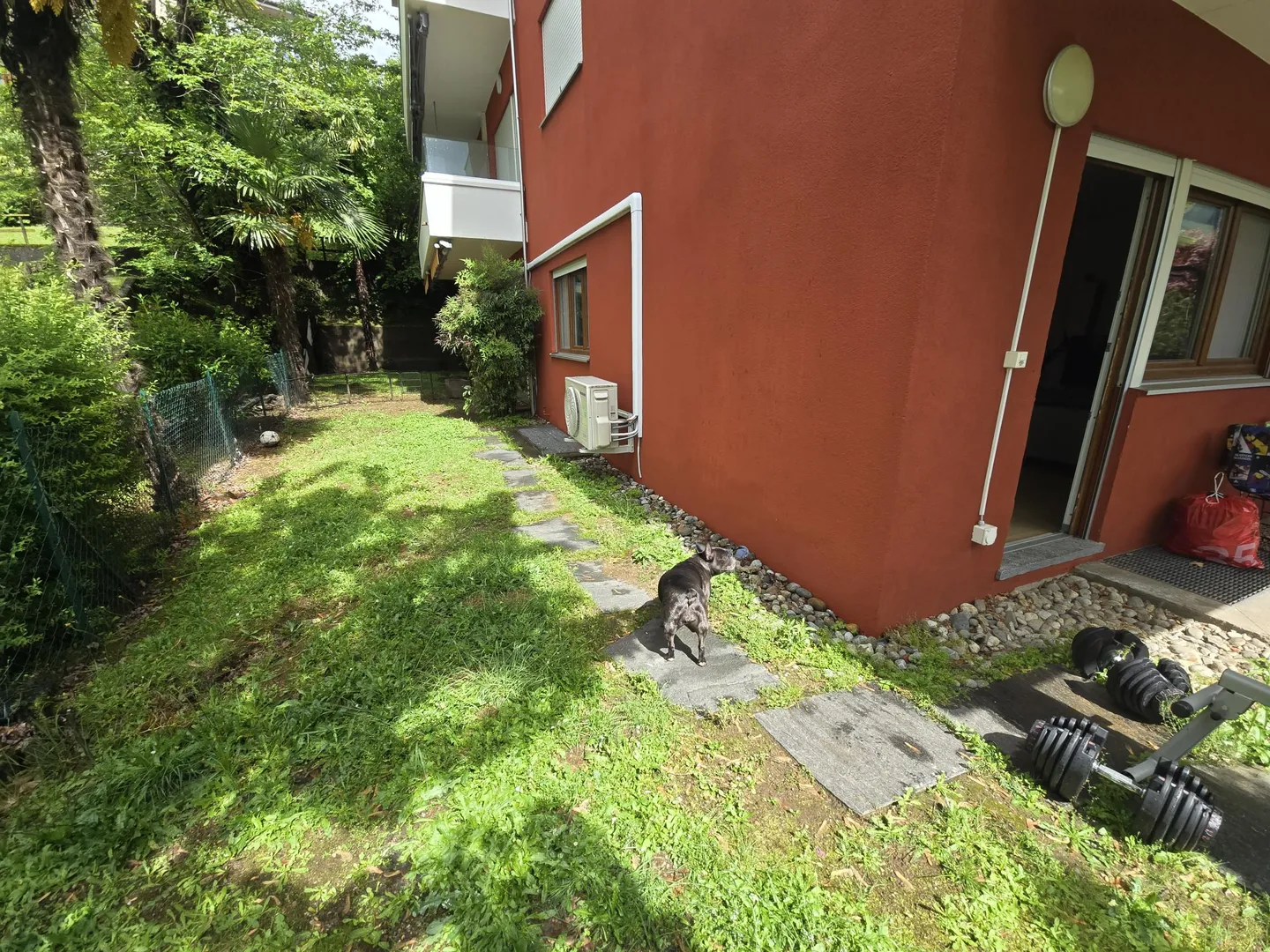 SPAZIOSO 2.5 LOCALI MODERNO CON GIARDINETTO A LUGANO - Foto 3 di 9