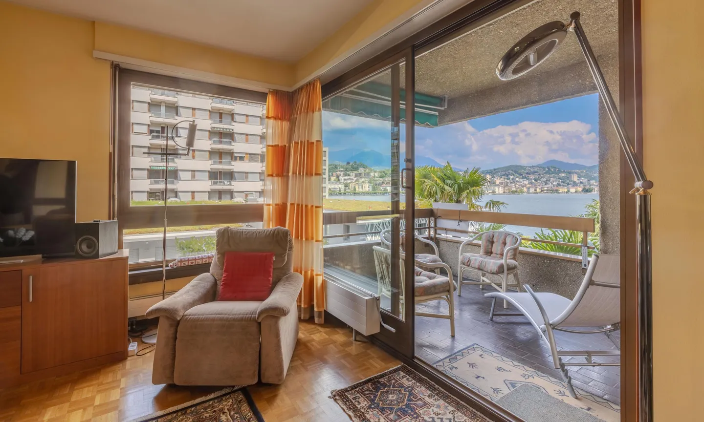 STUPENDO 3.5 LOCALI FRONTE LAGO A LUGANO PARADISO - Foto 3 di 9