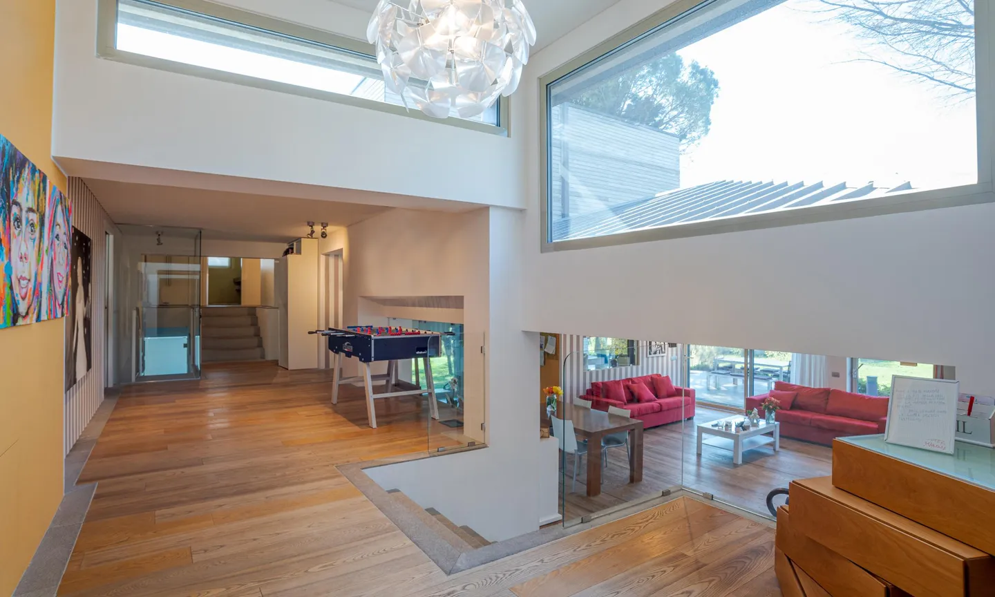 VILLA DI 6.5 LOCALI CON PISCINA INTERNA A NOVAZZANO - Foto 2 di 10