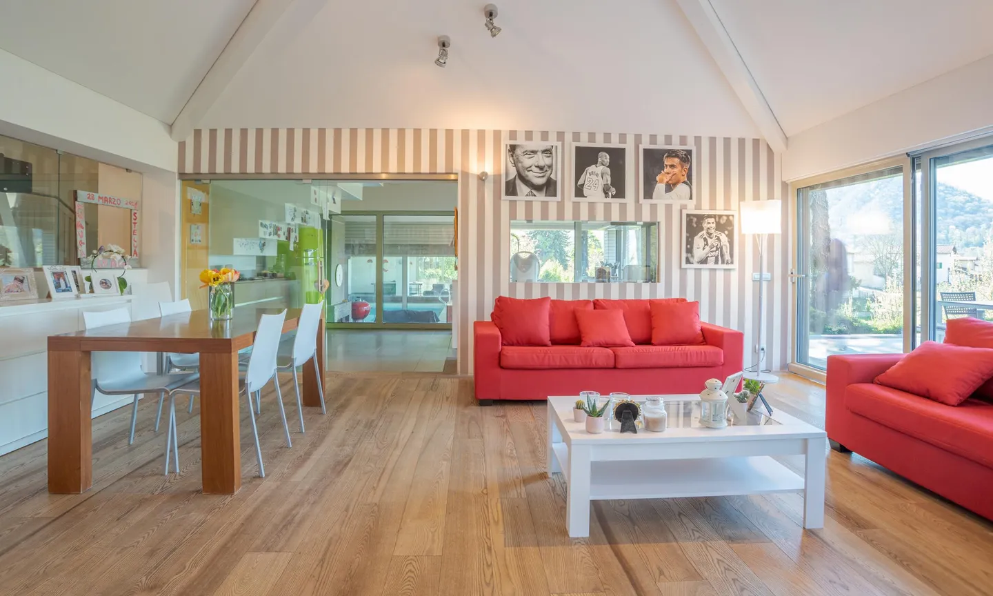 VILLA DI 6.5 LOCALI CON PISCINA INTERNA A NOVAZZANO - Foto 3 di 10
