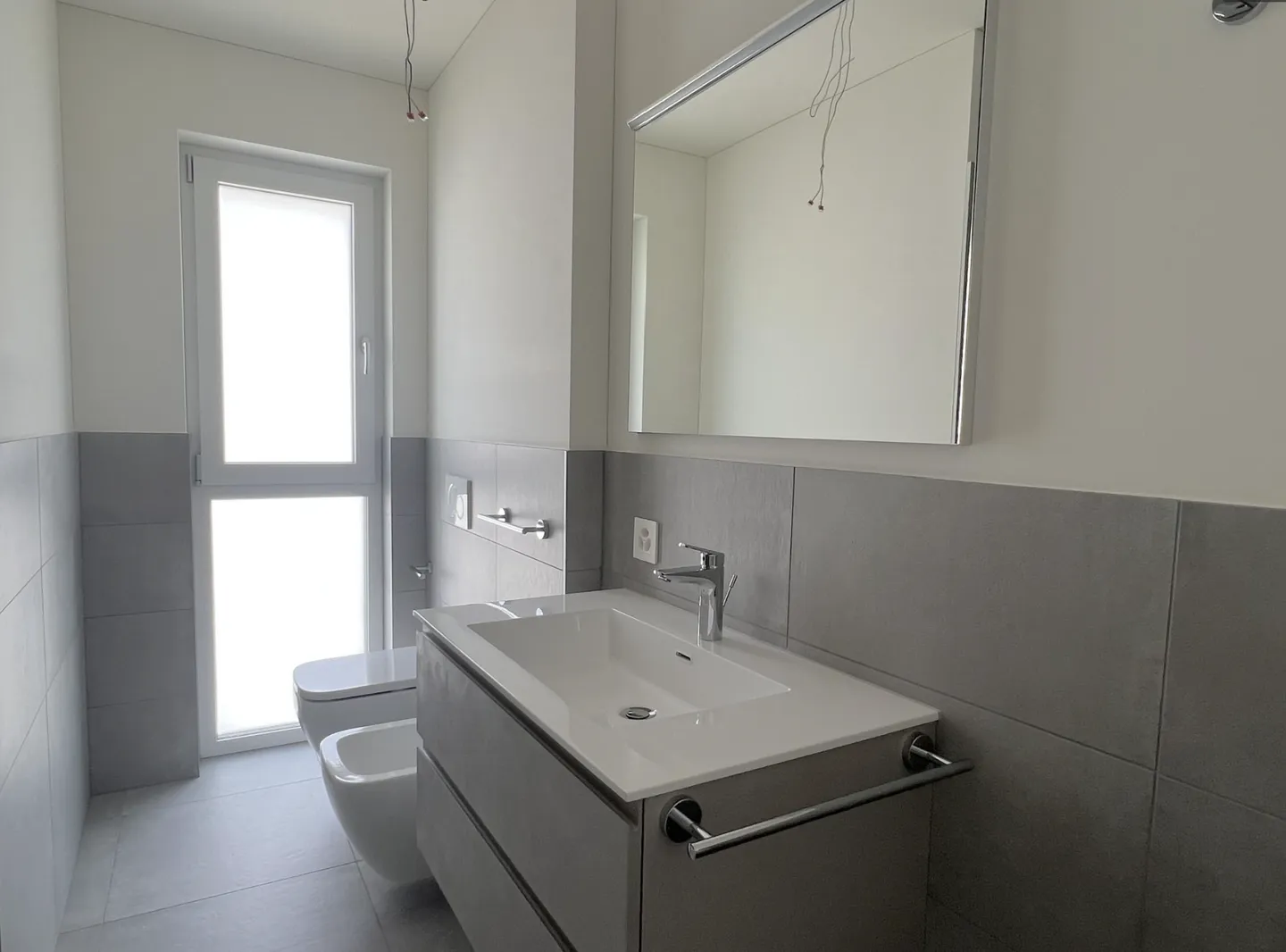 ZU VERMIETEN NEUE 3.5 ZIMMER MIT AUSSICHT IN MORBIO INFERIORE - Foto 3 von 6
