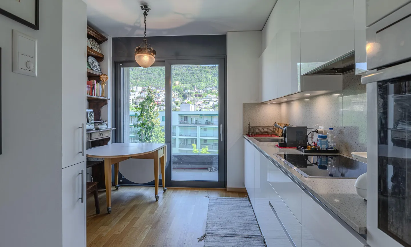 AMPIO E BELLISSIMO 3.5 LOCALI CON GRANDE TERRAZZA A VACALLO - Foto 3 di 9