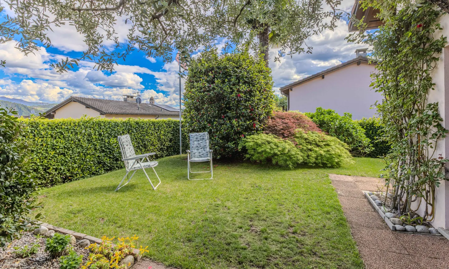 MODERNA VILLETTA BIFAMILIARE 8.5 LOCALI CON GIARDINO A PURA - Foto 3 di 9