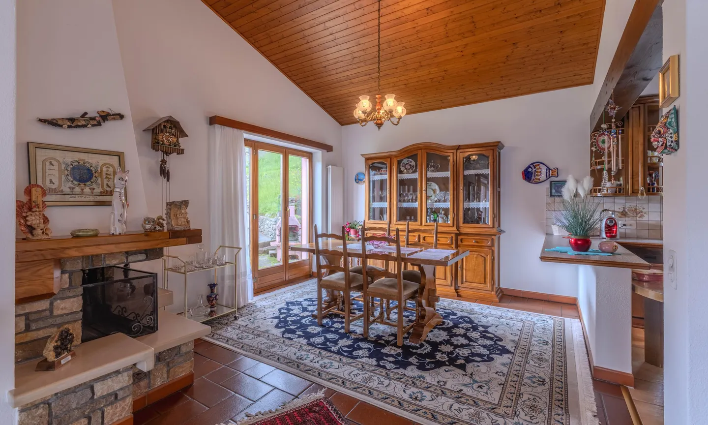 TWO-FAMILY VILLA 5.5 LOC. IMMERSED IN GREEN IN TORRICELLA - Photo 2 of 9