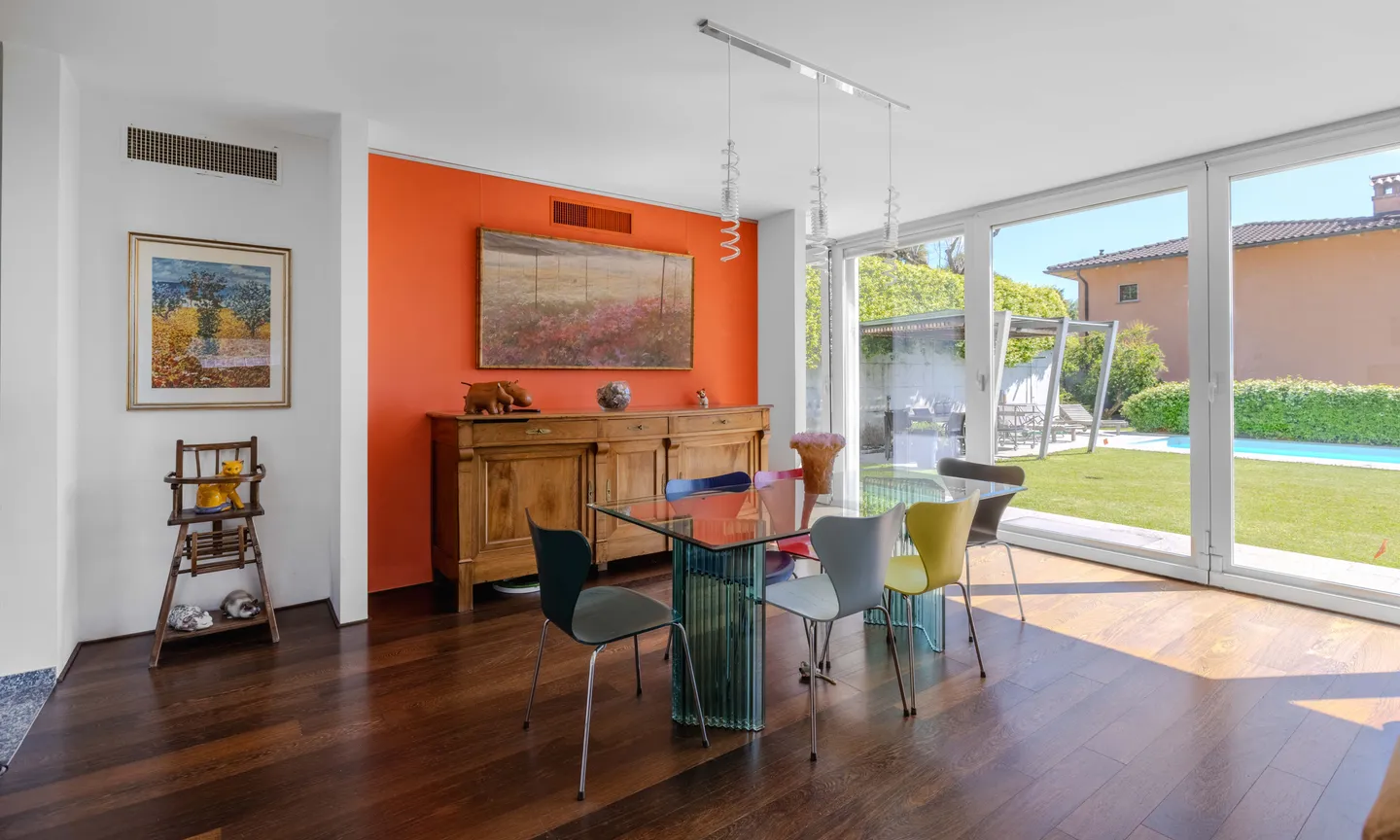 BELLISSIMA VILLA MODERNA 6.5 LOCALI CON PISCINA A CADRO - Foto 2 di 9