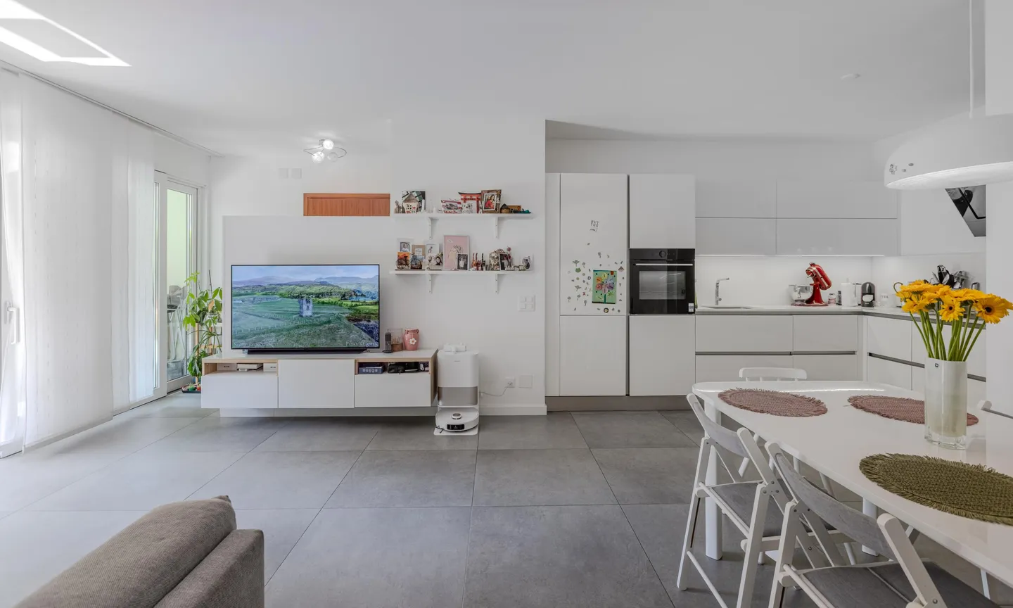 MODERNO 3.5 LOCALI CON SPLENDIDO GIARDINO A PREGASSONA - Foto 3 di 10