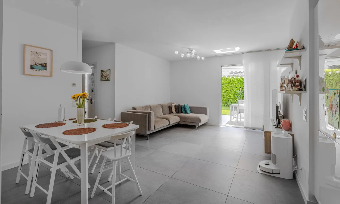 MODERNO 3.5 LOCALI CON SPLENDIDO GIARDINO A PREGASSONA - Foto 1 di 10
