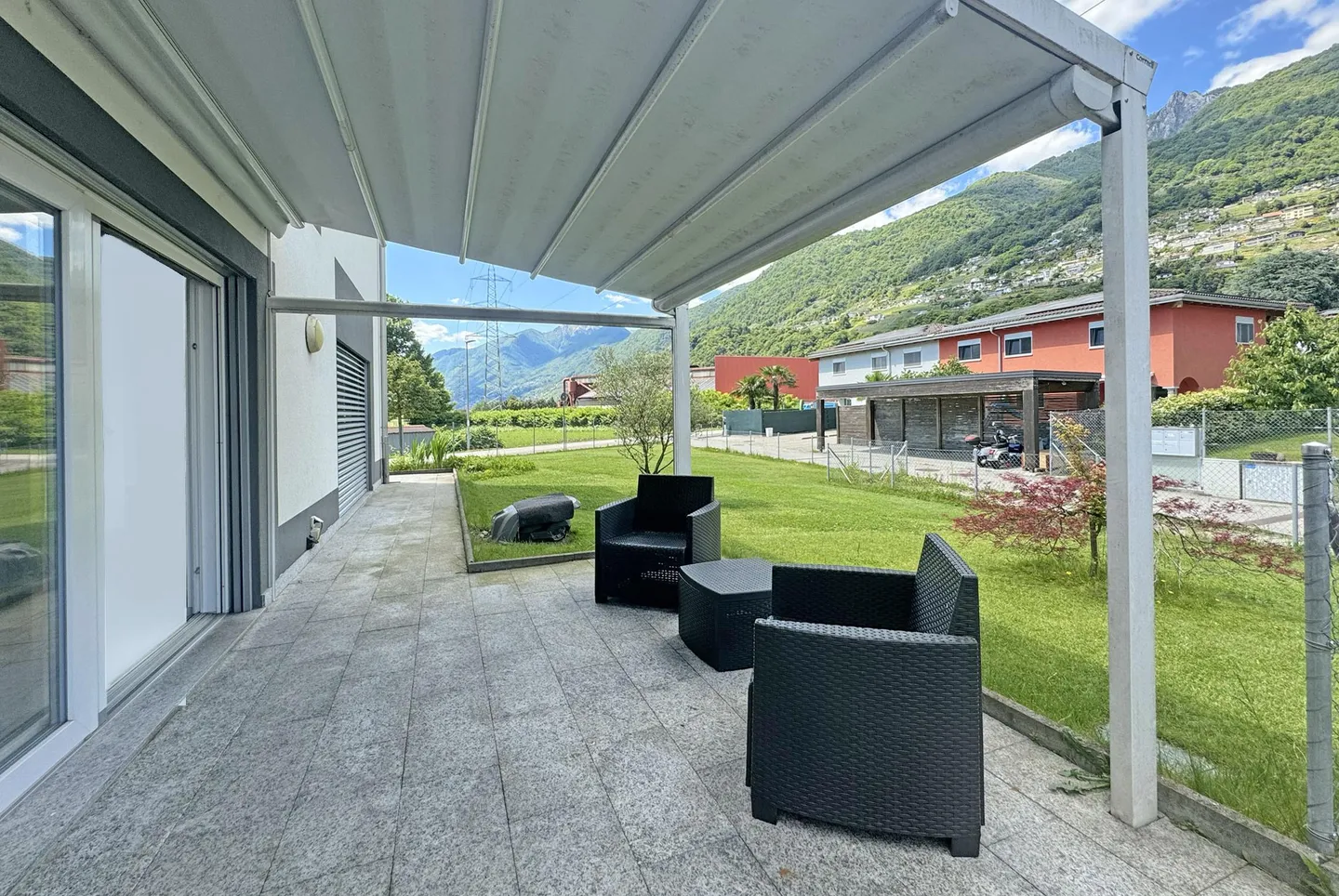 MODERN HOUSE 4.5 ROOMS WITH GARDEN AND GARAGE IN CUGNASCO - Photo 1 of 9