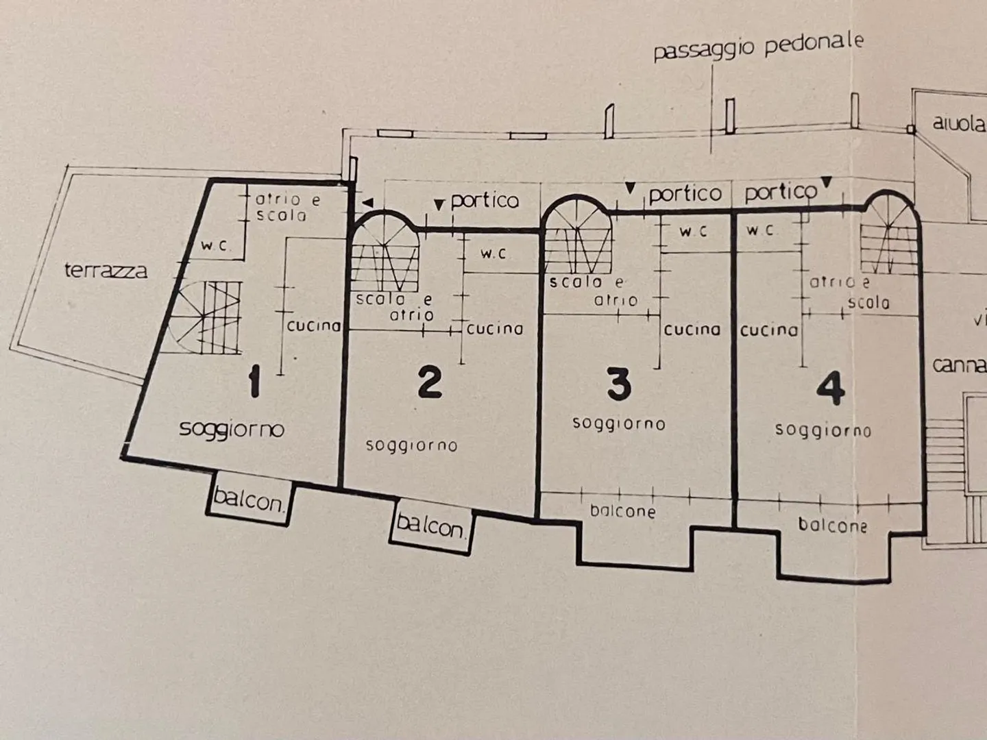ENDREIHENHAUS MIT 5.5 ZIMMERN IN VERNATE - Foto 10 von 13
