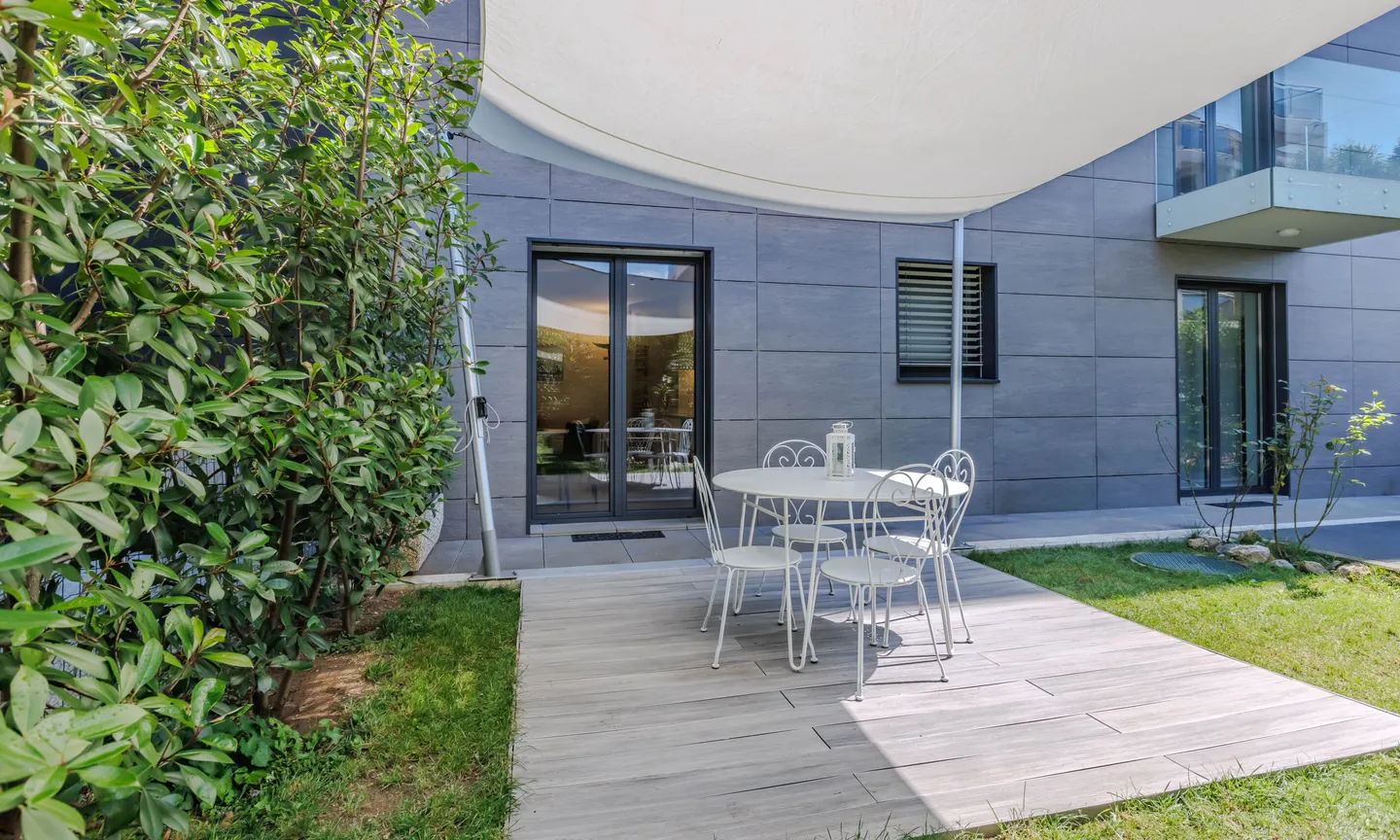 STUPENDO E MODERNO 2.5 CON GIARDINO PRIVATO A MASSAGNO - Foto 2 di 9