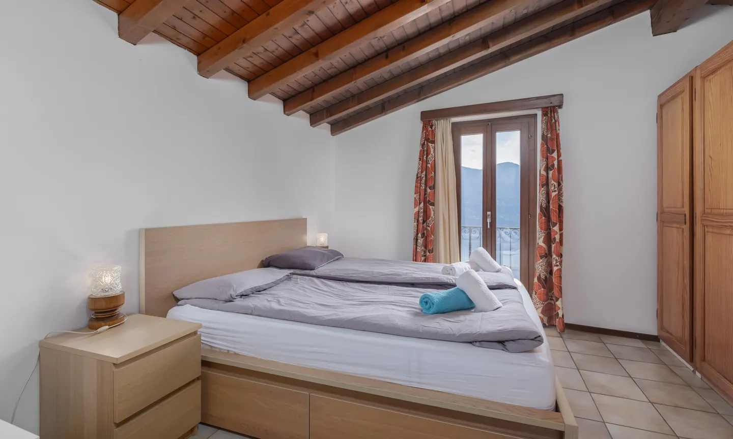 STABLE OF 3 APARTMENTS WITH RESTAURANT AND B&B IN BRISSAGO - Photo 9 of 9