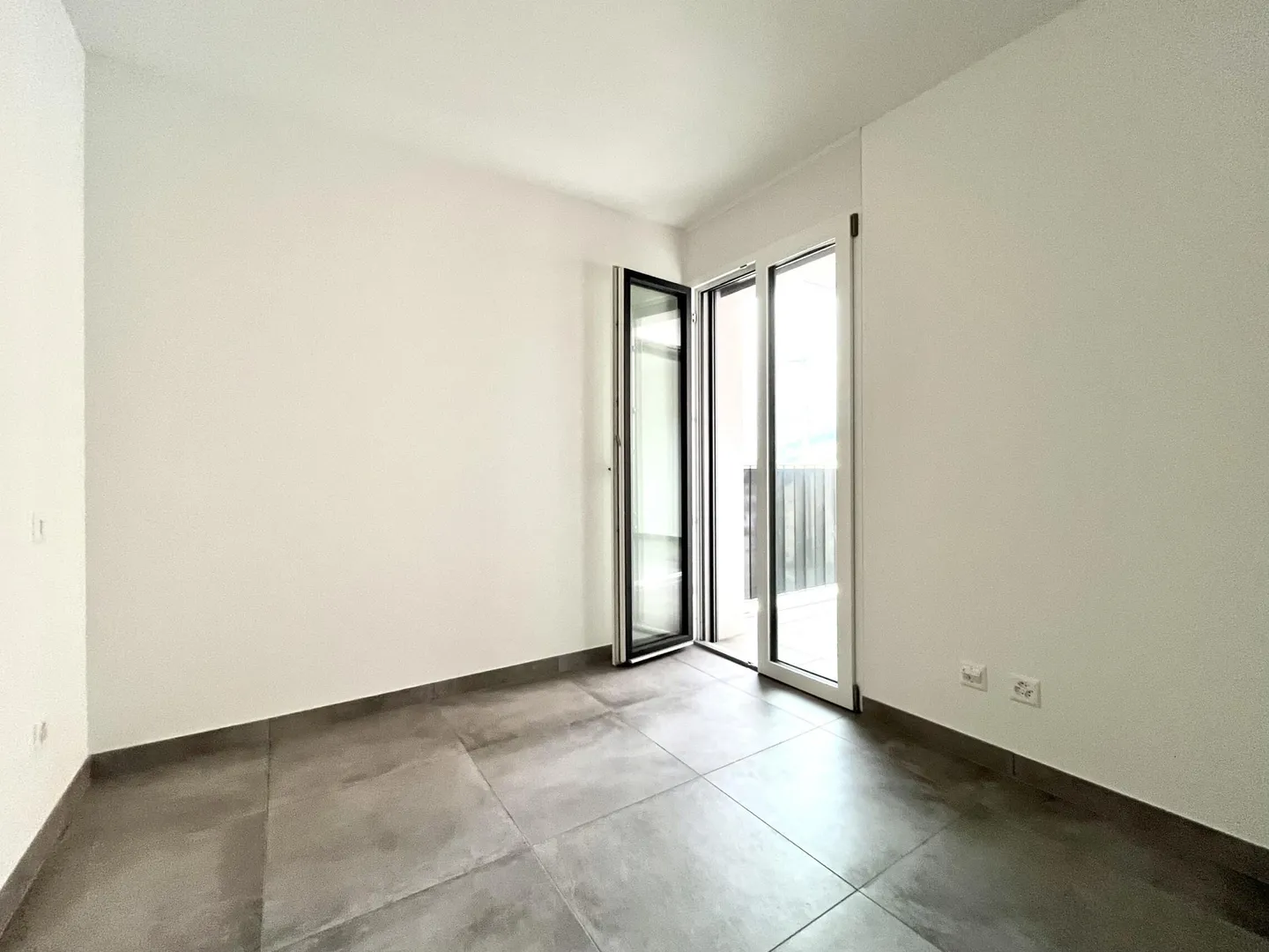 INVESTISSEMENT - NOUVELLES UNITÉS 2.5 AVEC TERRASSE À TESSERETE - Photo 6 sur 9