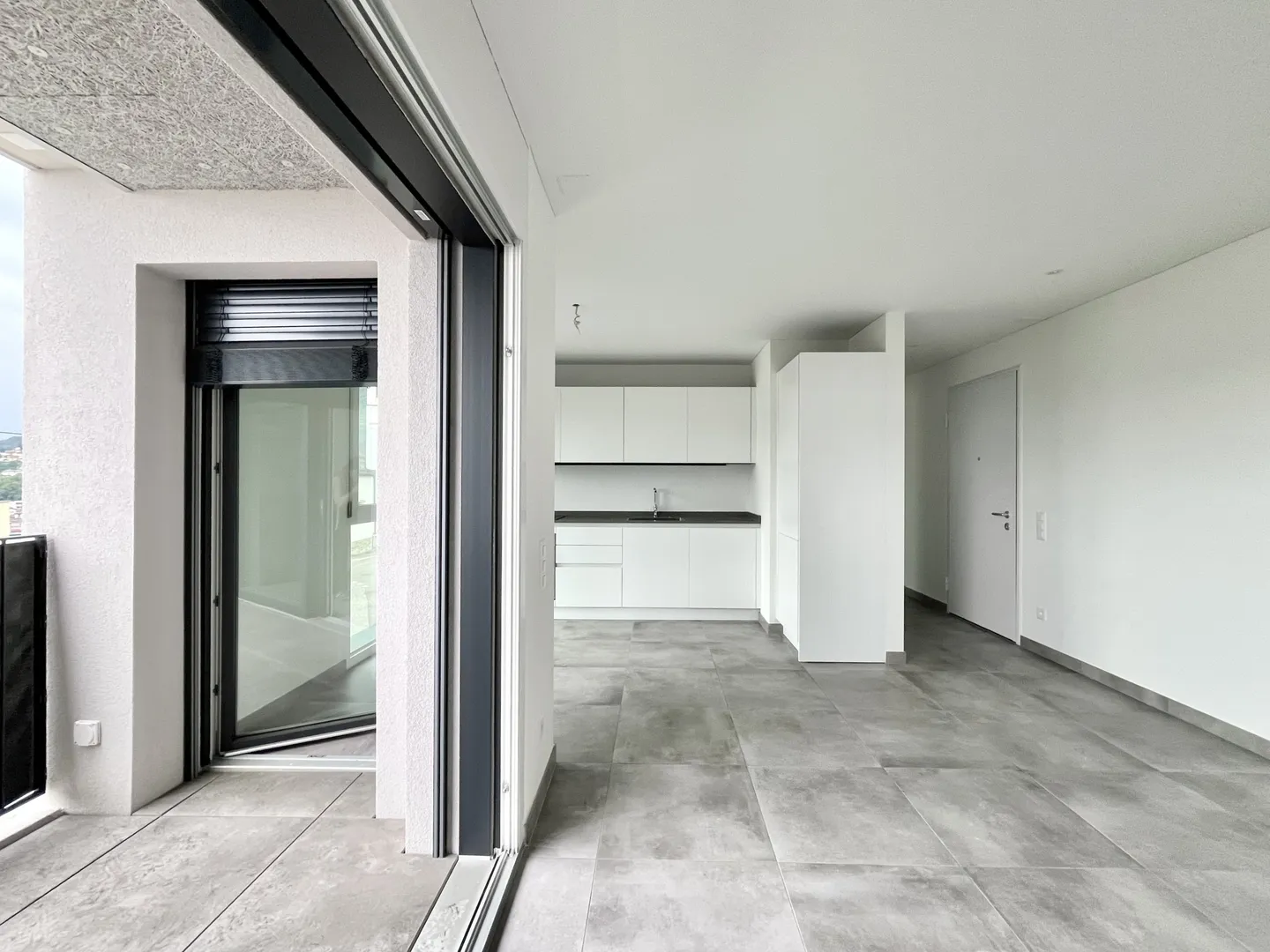 AFFITTASI NUOVO 2.5 LOCALI CON TERRAZZO A LUGANO TESSERETE - Foto 2 di 9
