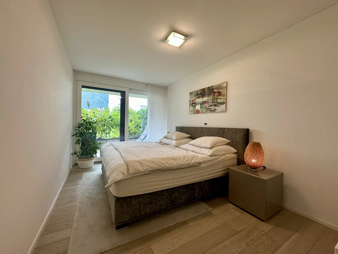 AMPIO APPARTAMENTO 5.5 LOCALI CON GIARDINO A GIUBIASCO - Foto 5 di 9