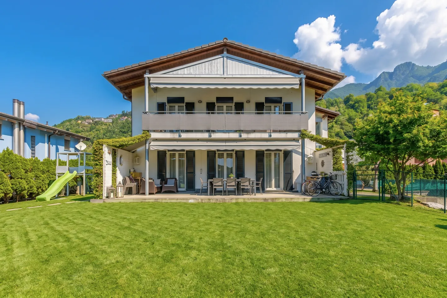 Exclusive Three-Family House with 8.5 Rooms and Cellar in Melano - Photo 1 of 9