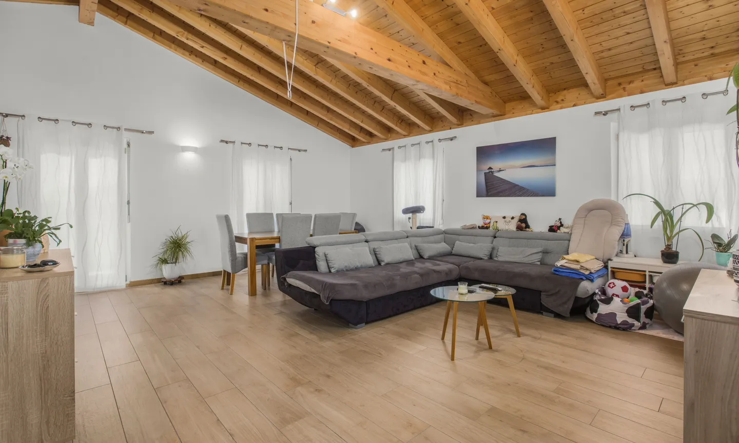 Exclusive Three-Family House with 8.5 Rooms and Cellar in Melano - Photo 1 of 10