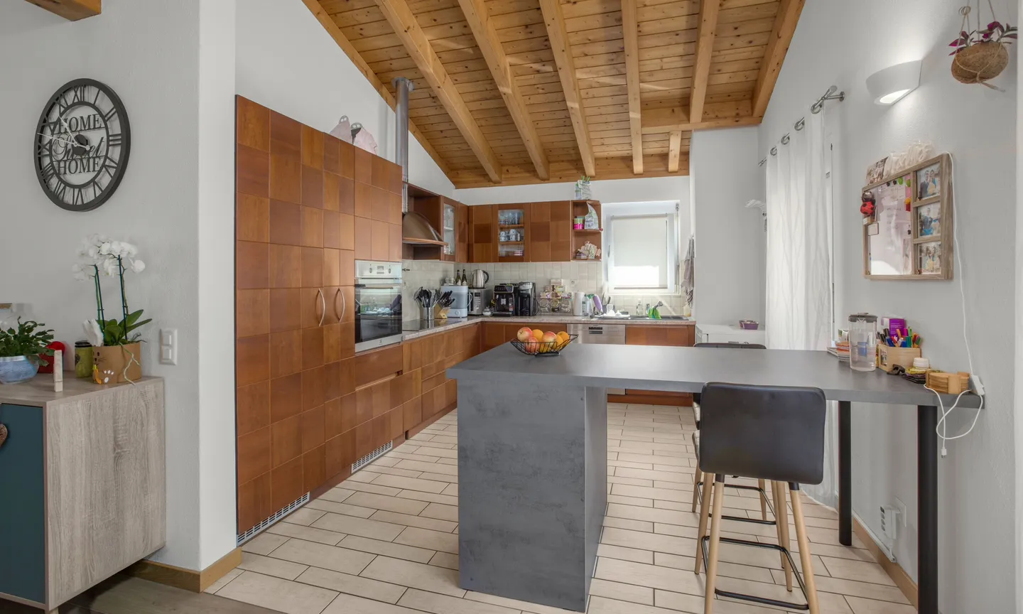 Exclusive Three-Family House with 8.5 Rooms and Cellar in Melano - Photo 7 of 9