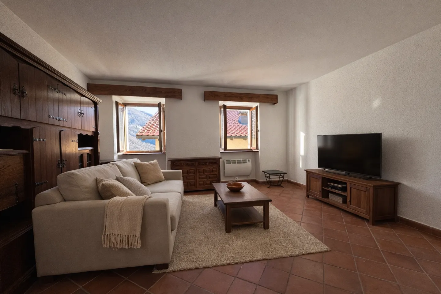 CARACTÉRISTIQUE MAISON DE NUCLEO 5.5 AVEC JARDIN À VALCOLLA - Photo 1 sur 9