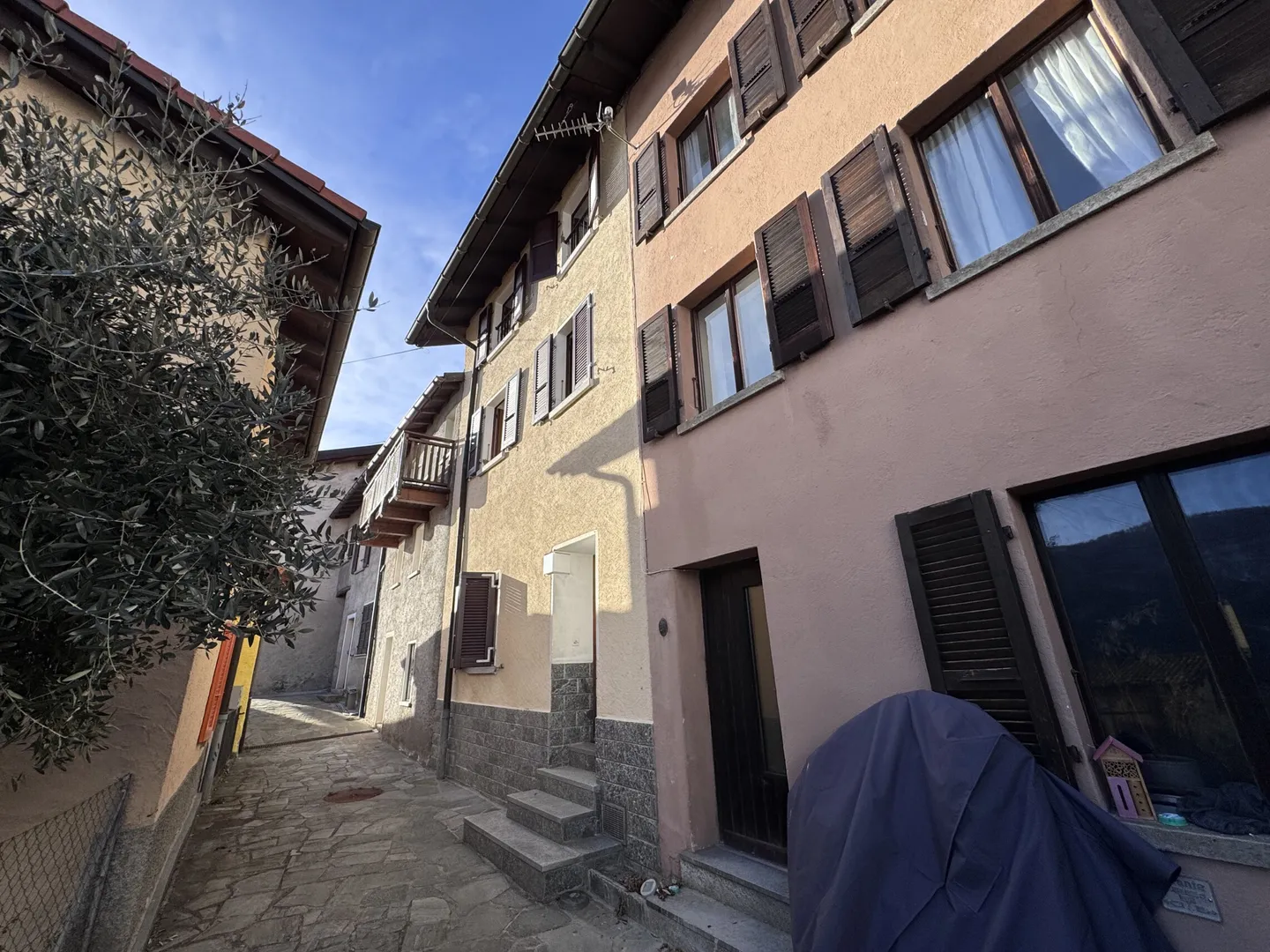 CARACTÉRISTIQUE MAISON DE NUCLEO 5.5 AVEC JARDIN À VALCOLLA - Photo 9 sur 9