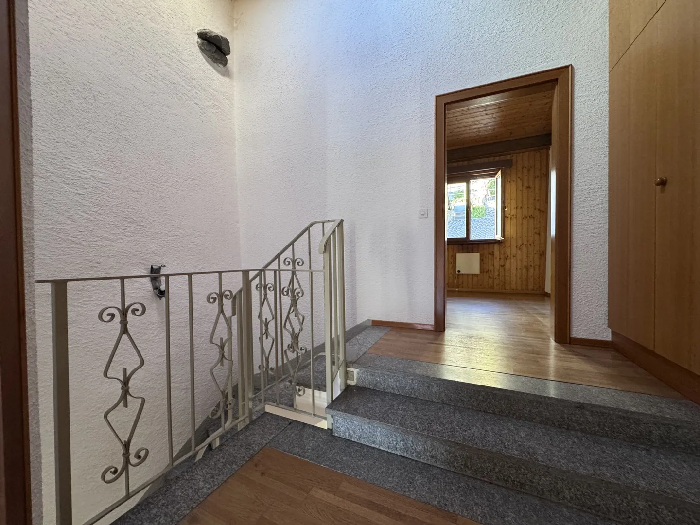 CARACTÉRISTIQUE MAISON DE NUCLEO 5.5 AVEC JARDIN À VALCOLLA - Photo 5 sur 9