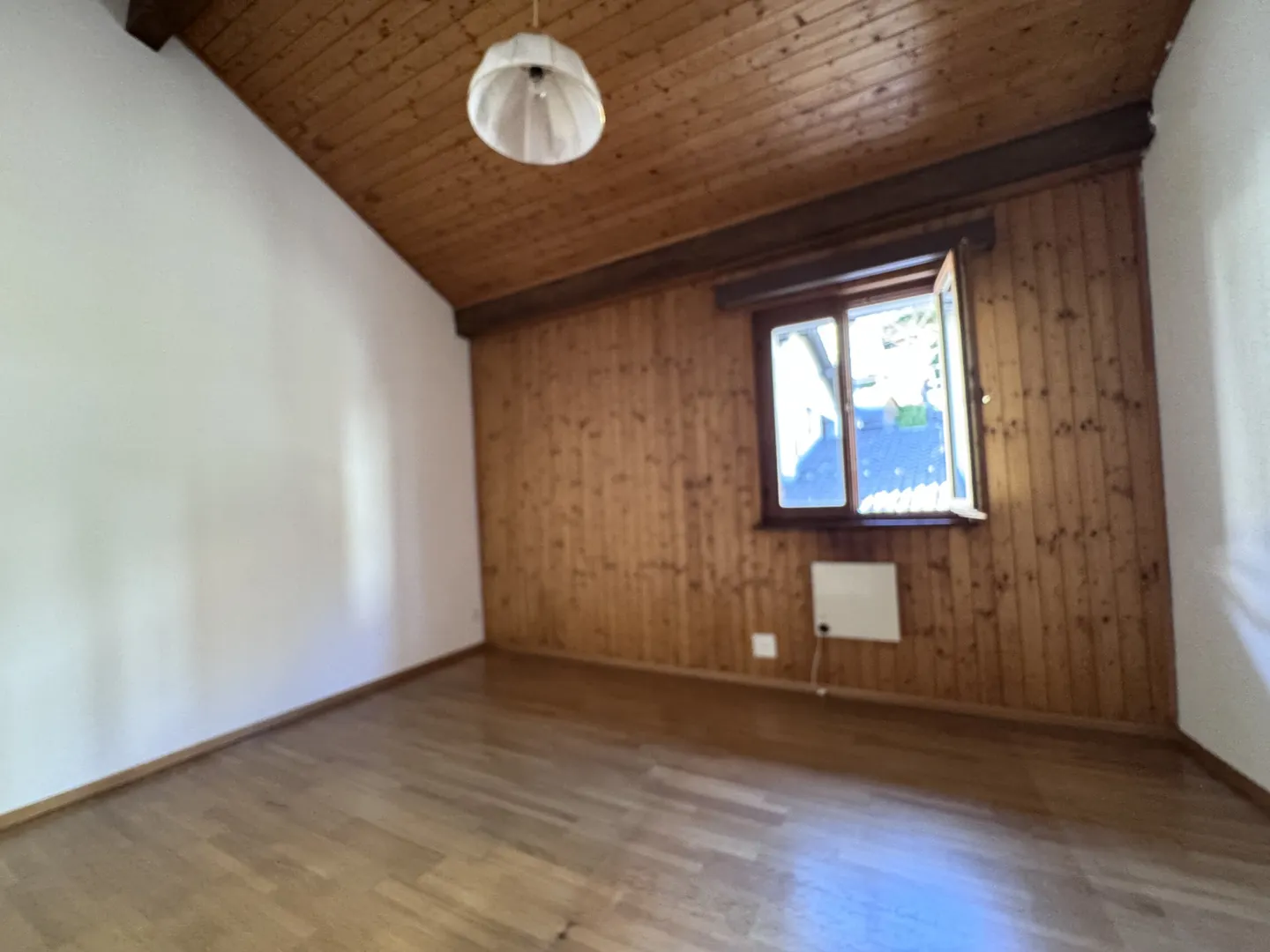 SPACIOUS 5.5-ROOM HOUSE WITH PRIVATE GARDEN IN SCAREGLIA - Photo 6 of 13