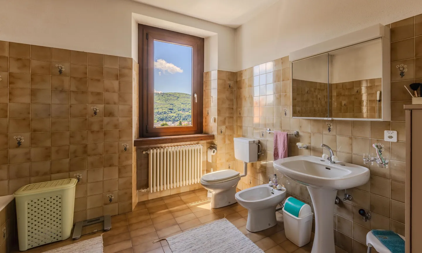 GRANDE CASA DI 7.5 LOCALI CON MAGAZZINO A VACALLO - Foto 8 di 9