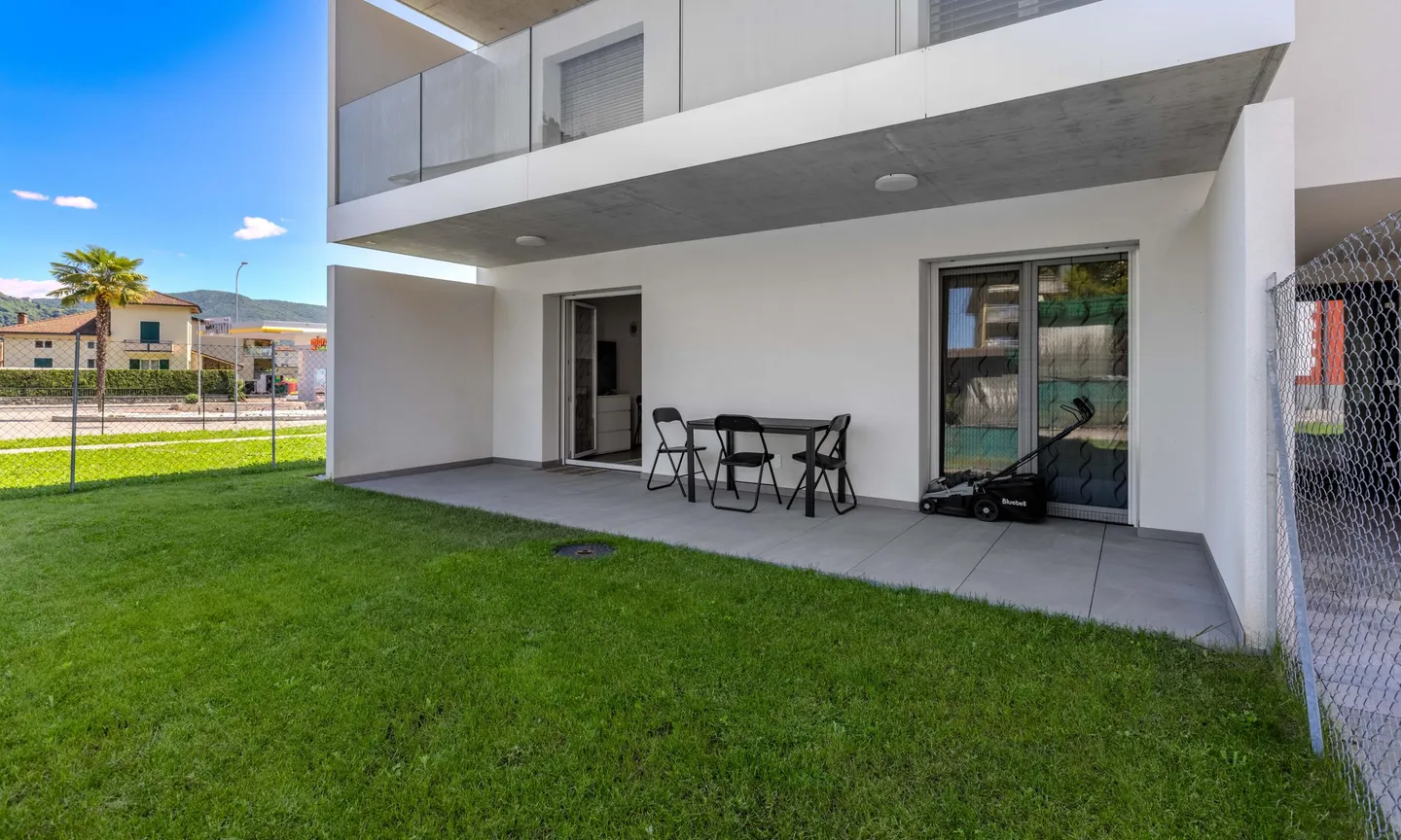 APPARTEMENT MODERNE 2.5 PIÈCES AVEC JARDIN À CASLANO - Photo 4 sur 10