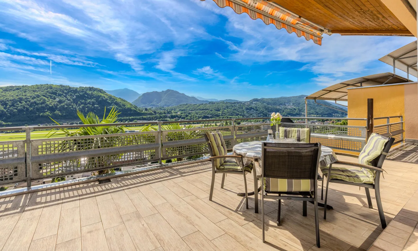 Villa Stupenda con Vista Lago - Foto 4 di 11