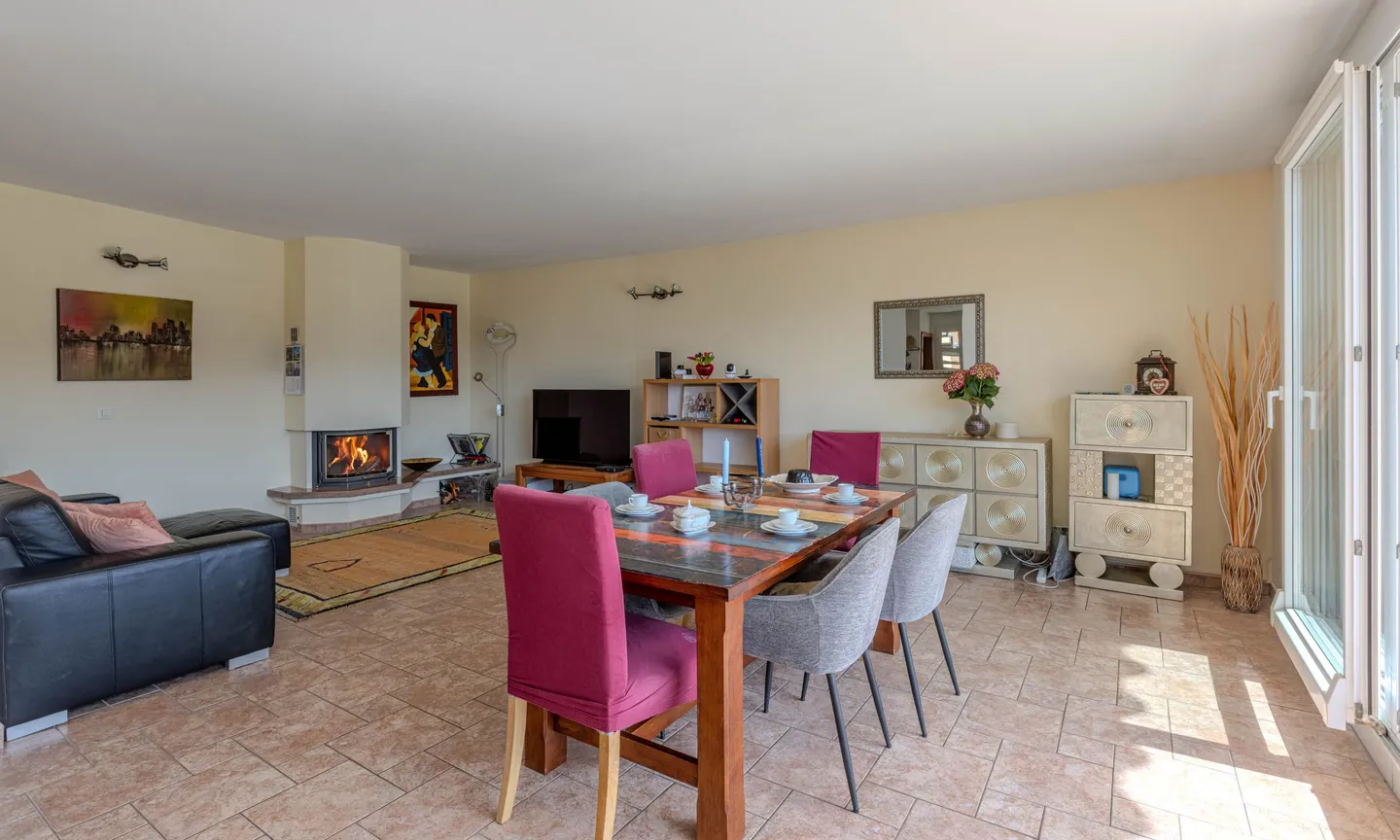 BELLA VILLA PANORAMICA DI 4.5 LOCALI CON VISTA LAGO AD AGNO - Foto 3 di 11