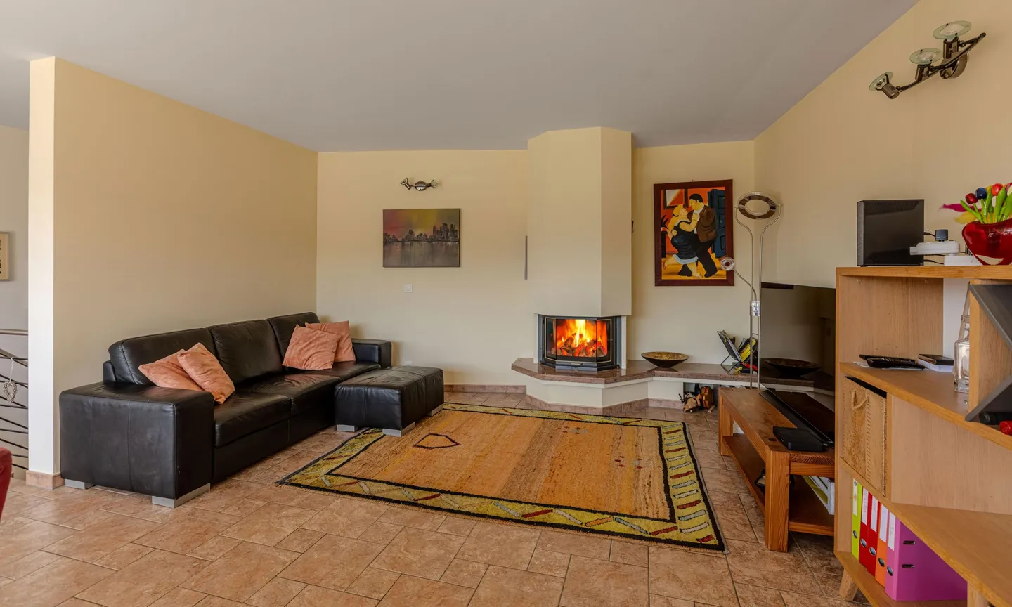 BELLA VILLA PANORAMICA DI 4.5 LOCALI CON VISTA LAGO AD AGNO - Foto 4 di 11