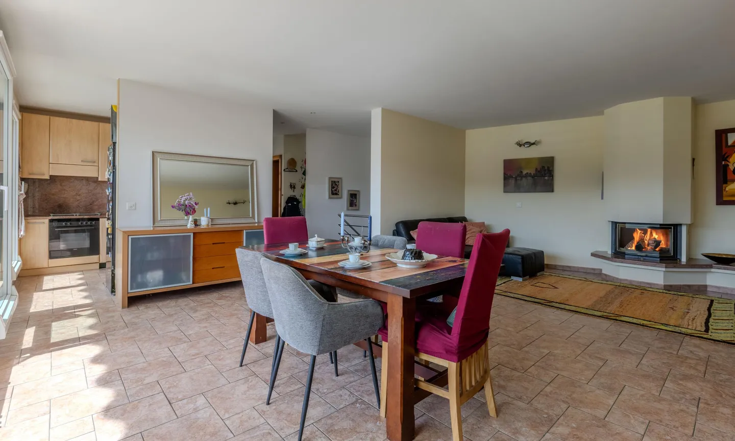 SCHÖNE VILLA MIT 4.5 ZIMMERN UND SEEBLICK IN AGNO - Foto 1 von 11