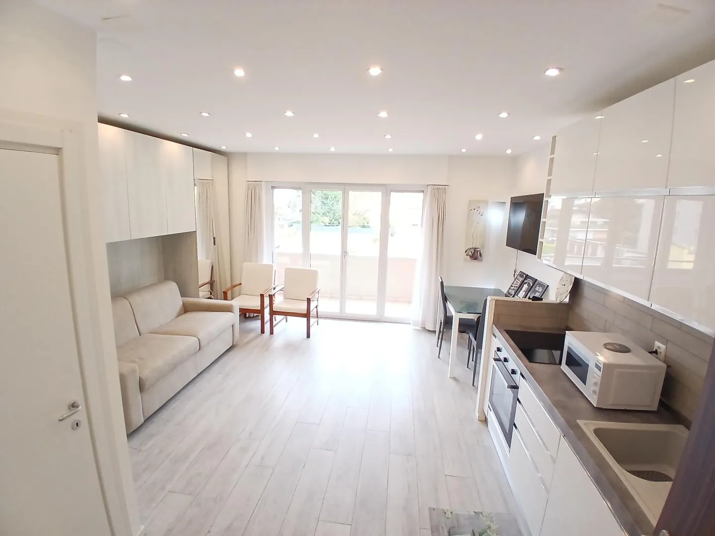RESIDENZA SECONDARIA - MONOLOCALE RISTRUTTURATO AD AGNO - Foto 7 di 9