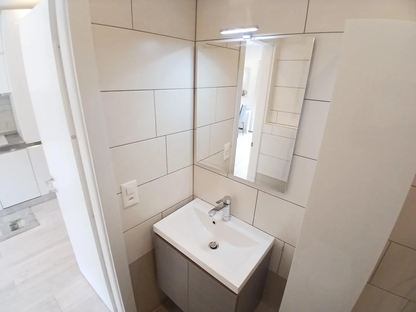 RESIDENZA SECONDARIA - MONOLOCALE RISTRUTTURATO AD AGNO - Foto 8 di 9