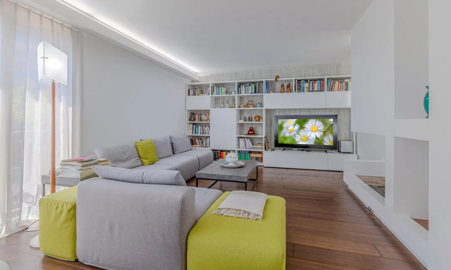 SPLENDIDO 5.5 LOCALI CON IMPIANTO DOMOTICO A SORENGO - Foto 2 di 10