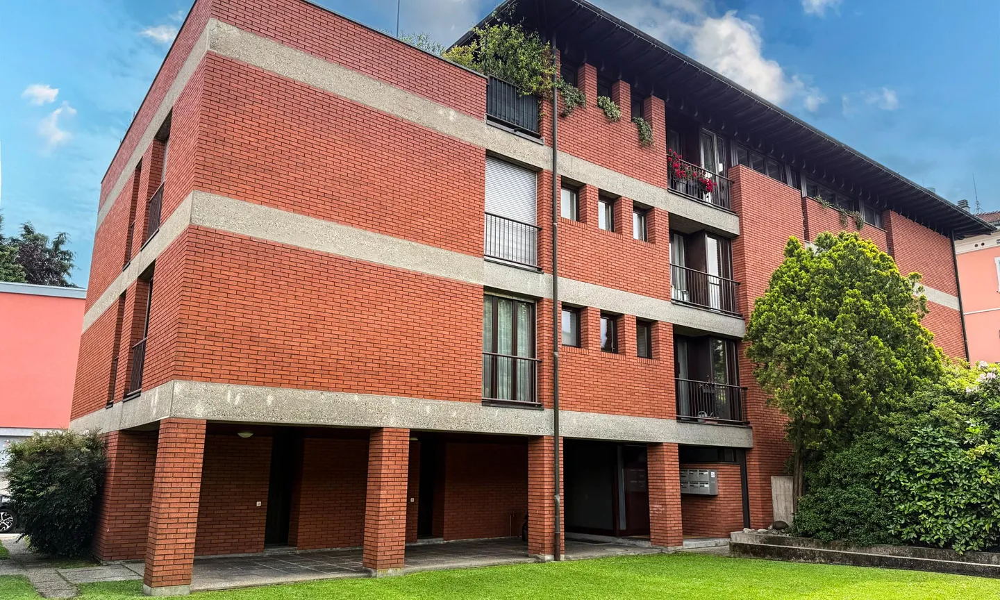 SPLENDIDO 5.5 LOCALI CON IMPIANTO DOMOTICO A SORENGO - Foto 9 di 10