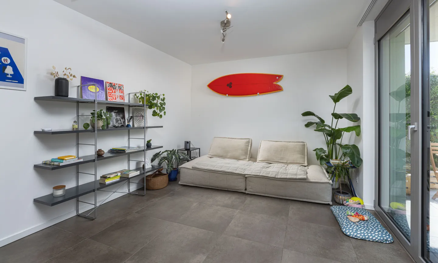 MODERN 3.5 ROOMS WITH PRIVATE GARDEN IN CASTEL SAN PIETRO - Photo 2 of 10