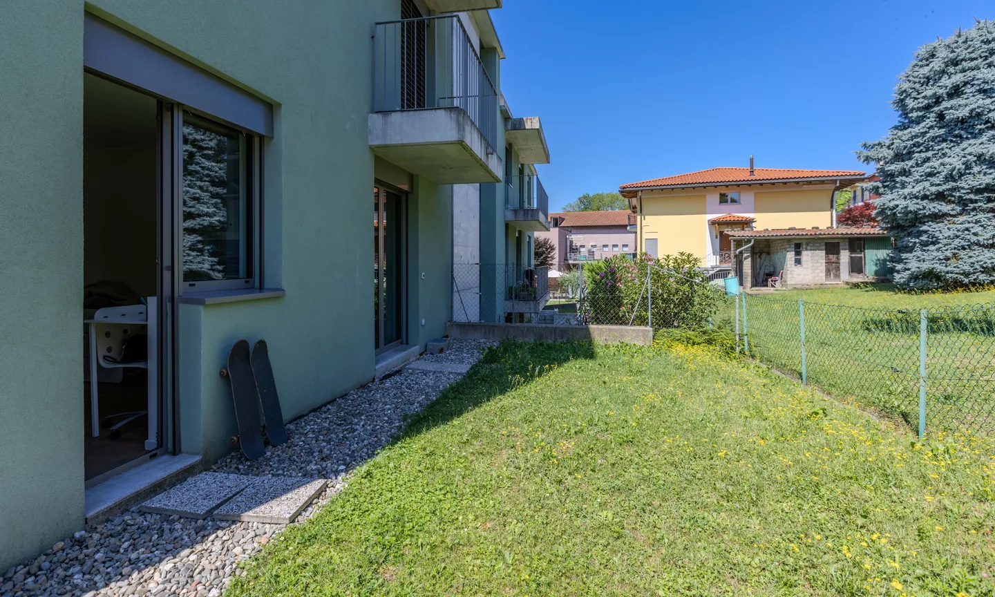MODERN 3.5 ROOMS WITH PRIVATE GARDEN IN CASTEL SAN PIETRO - Photo 7 of 10