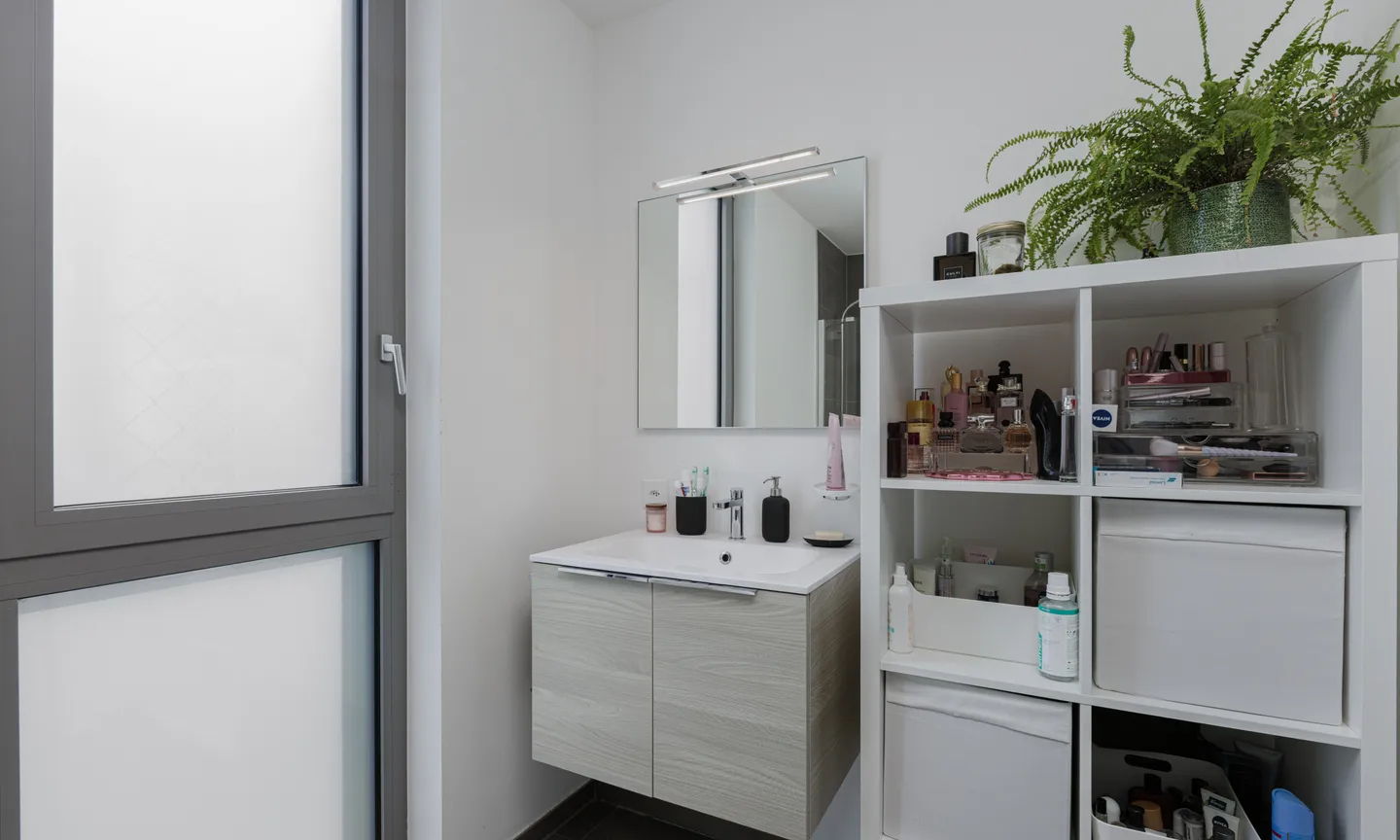 MODERN 3.5 ROOMS WITH PRIVATE GARDEN IN CASTEL SAN PIETRO - Photo 8 of 10