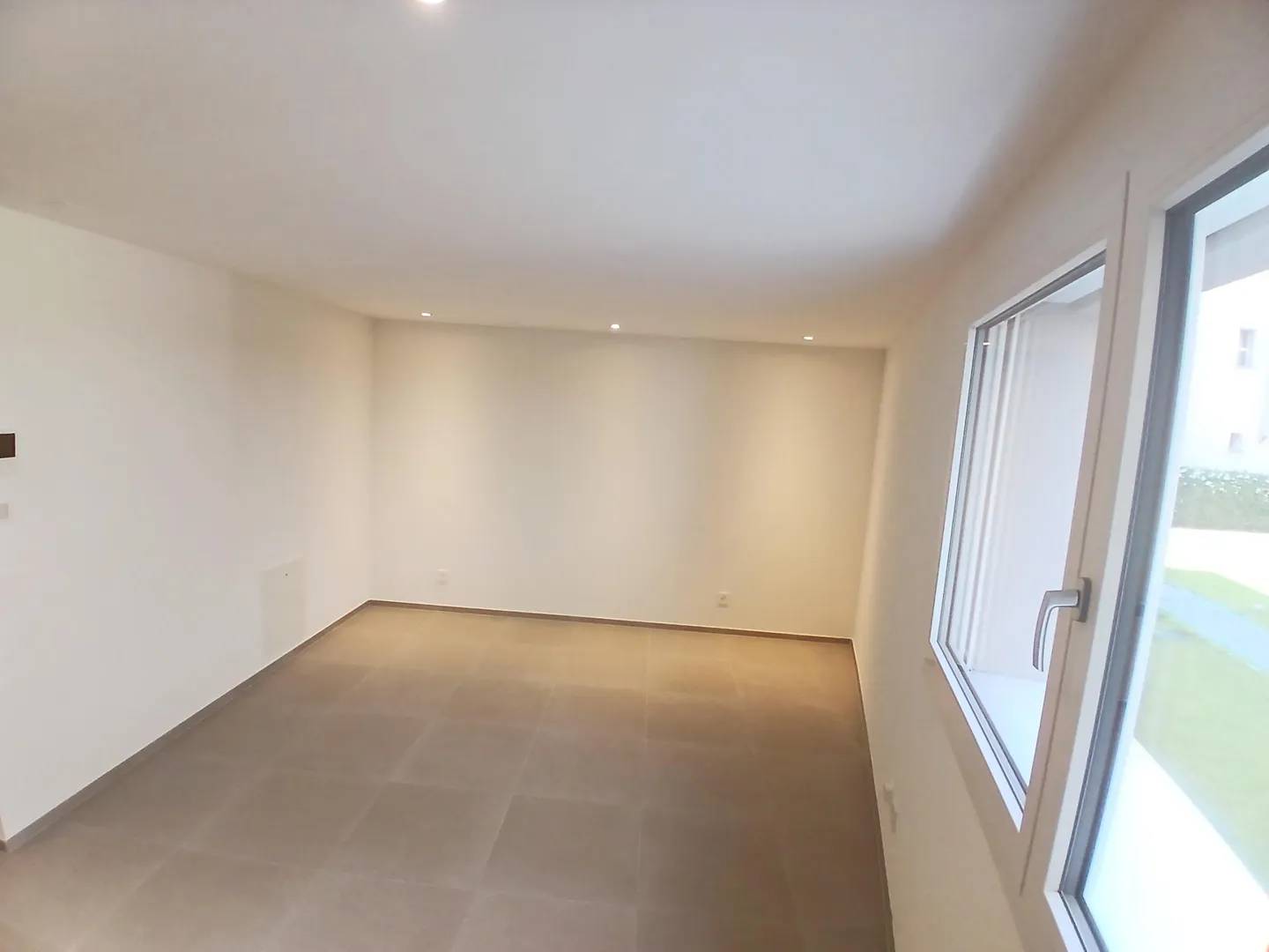 GERÄUMIGES UND NEUES STUDIO VON CA. 40 QM IN BELLINZONA - Foto 5 von 6