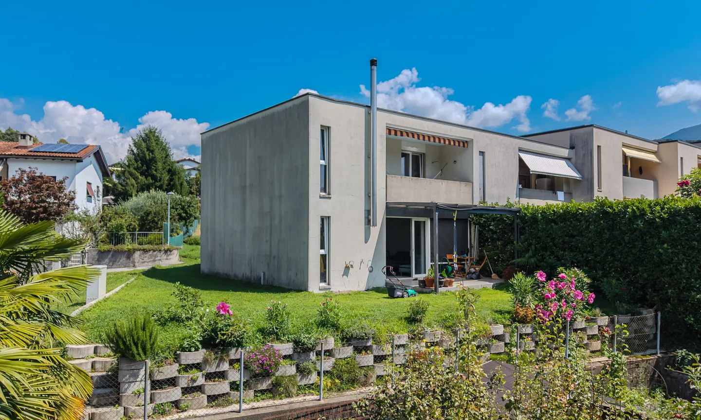 CASA A SCHIERA DI 4.5 LOCALI CON GIARDINO A PONTE CAPRIASCA - Foto 1 di 13