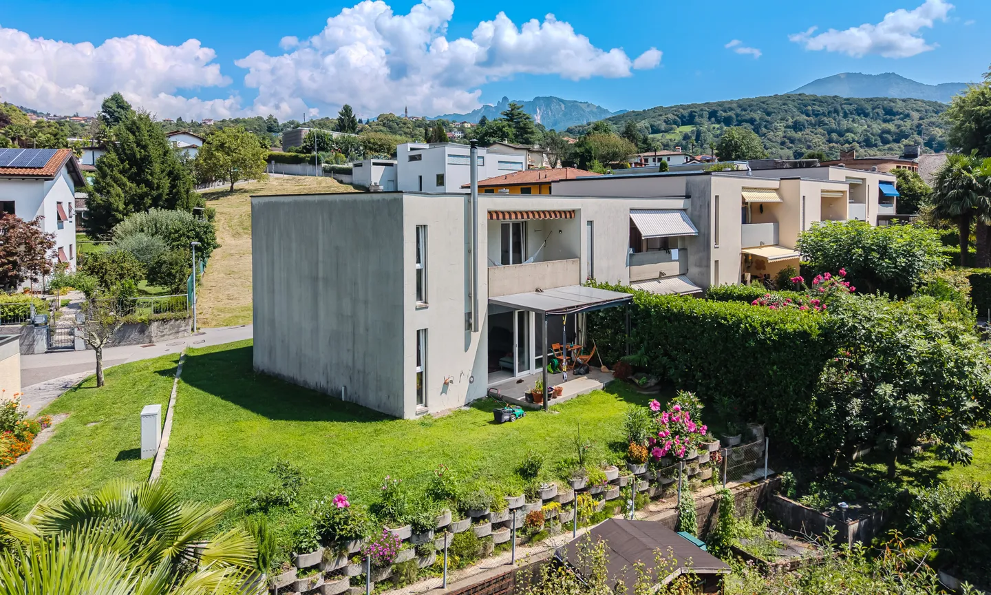 CASA A SCHIERA DI 4.5 LOCALI CON GIARDINO A PONTE CAPRIASCA - Foto 11 di 13