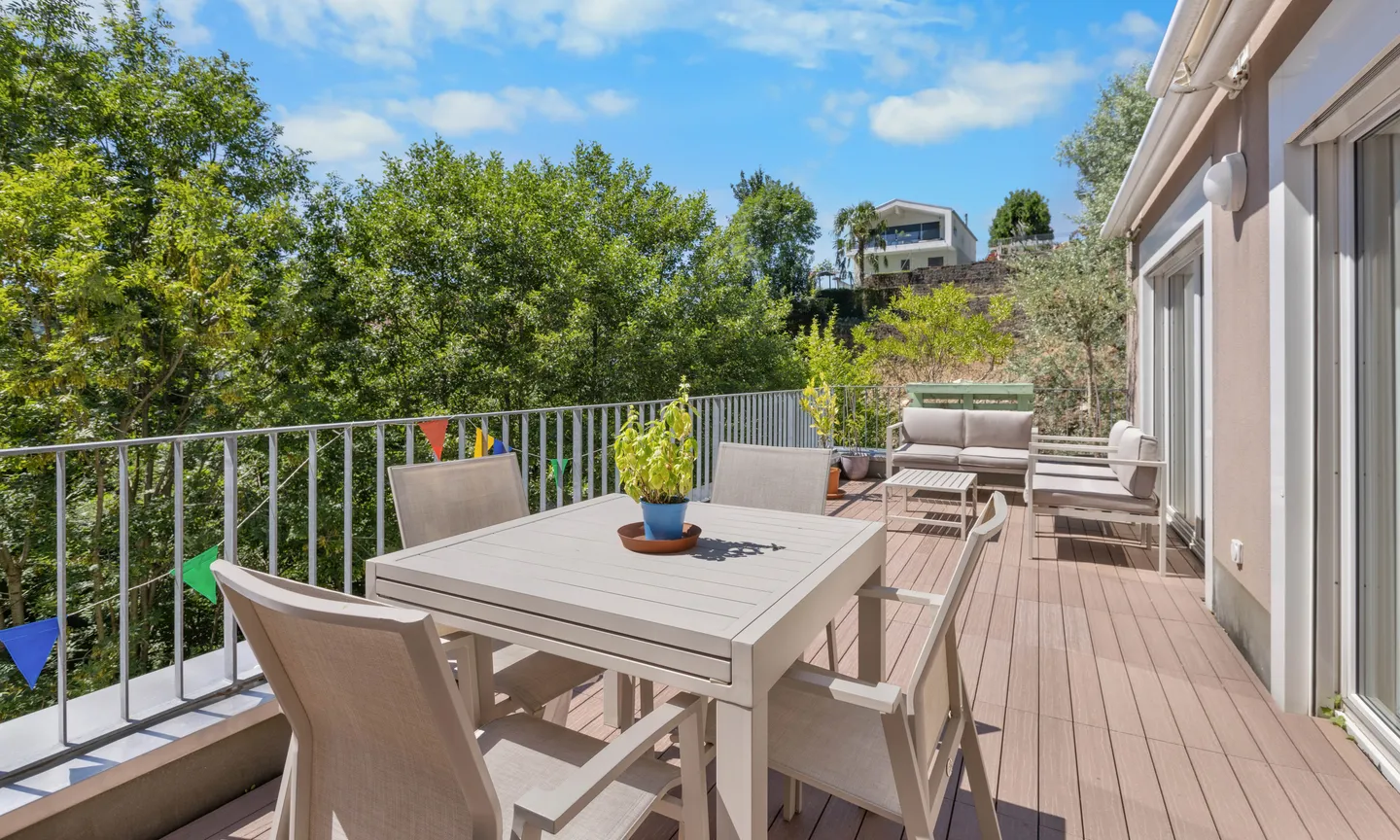 BEAU 4.5 PIÈCES AVEC TERRASSE À LUGANO-CADRO - Photo 3 sur 9