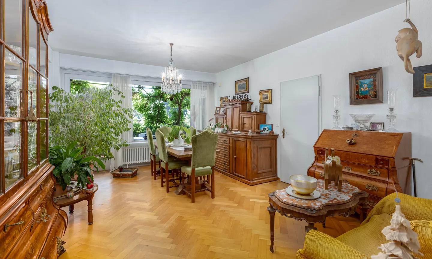 ELEGANTE VILLA DI 6.5 LOCALI CON GIARDINO PRIVATO A SORENGO - Foto 3 di 11