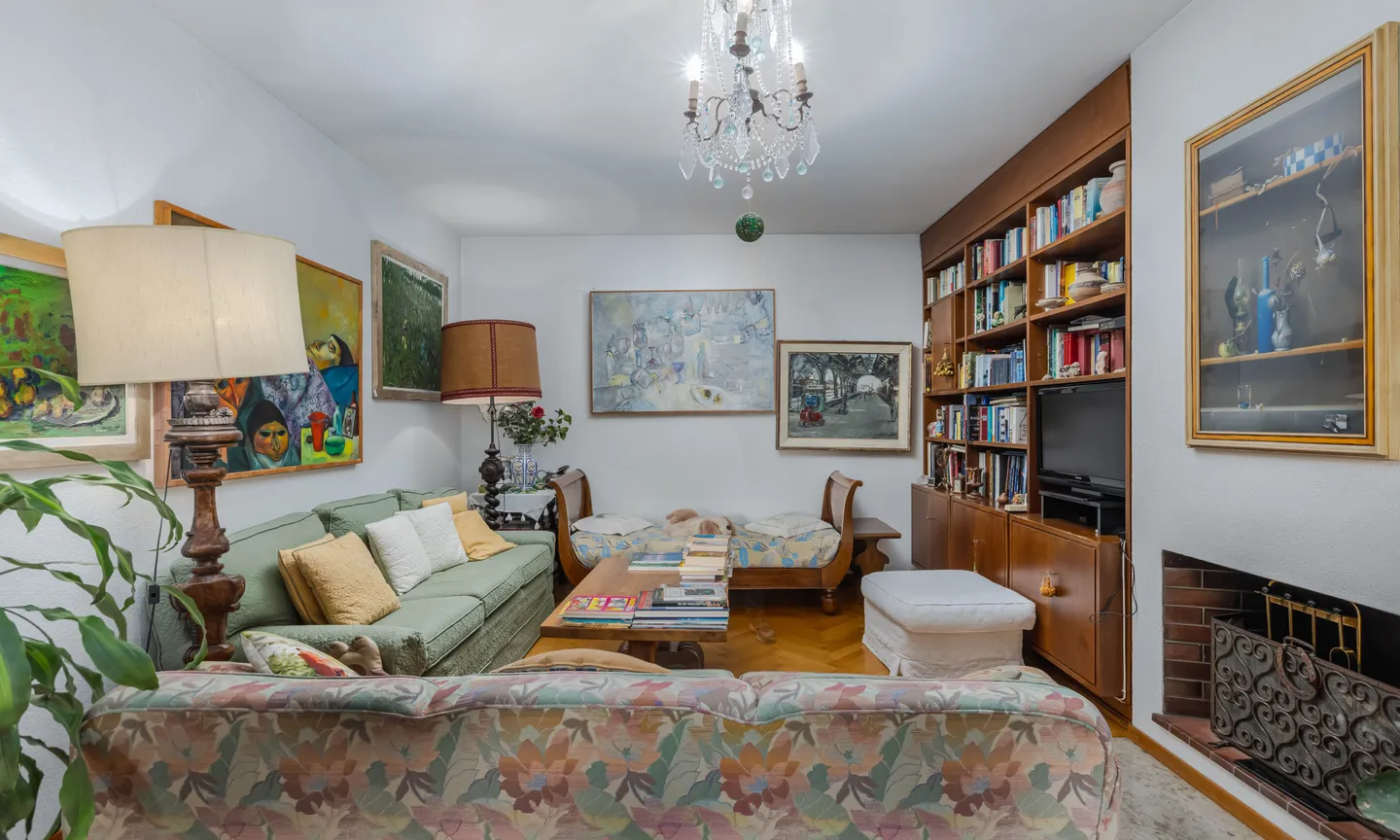 ELEGANTE VILLA DI 6.5 LOCALI CON GIARDINO PRIVATO A SORENGO - Foto 4 di 11