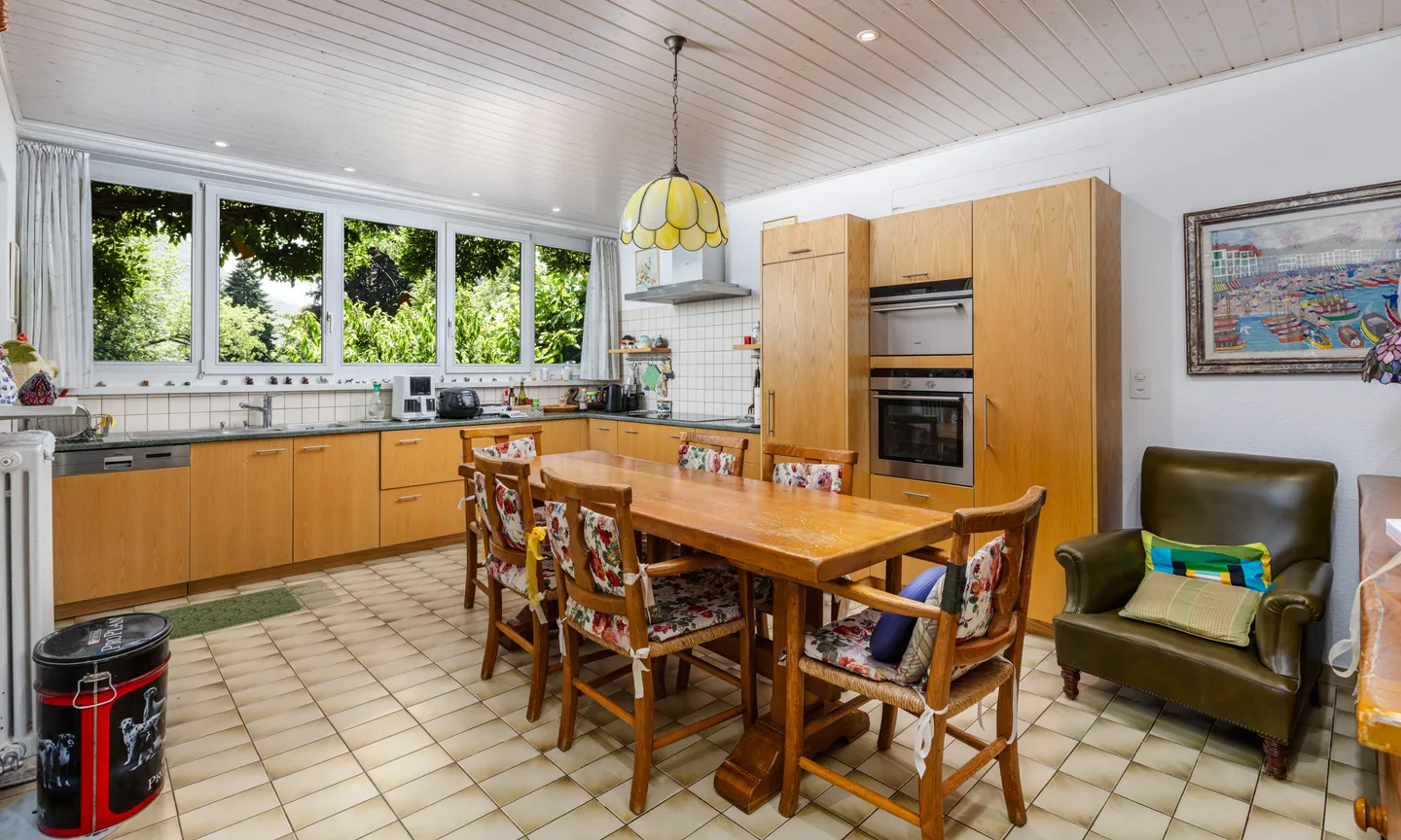 ELEGANTE VILLA DI 6.5 LOCALI CON GIARDINO PRIVATO A SORENGO - Foto 6 di 11