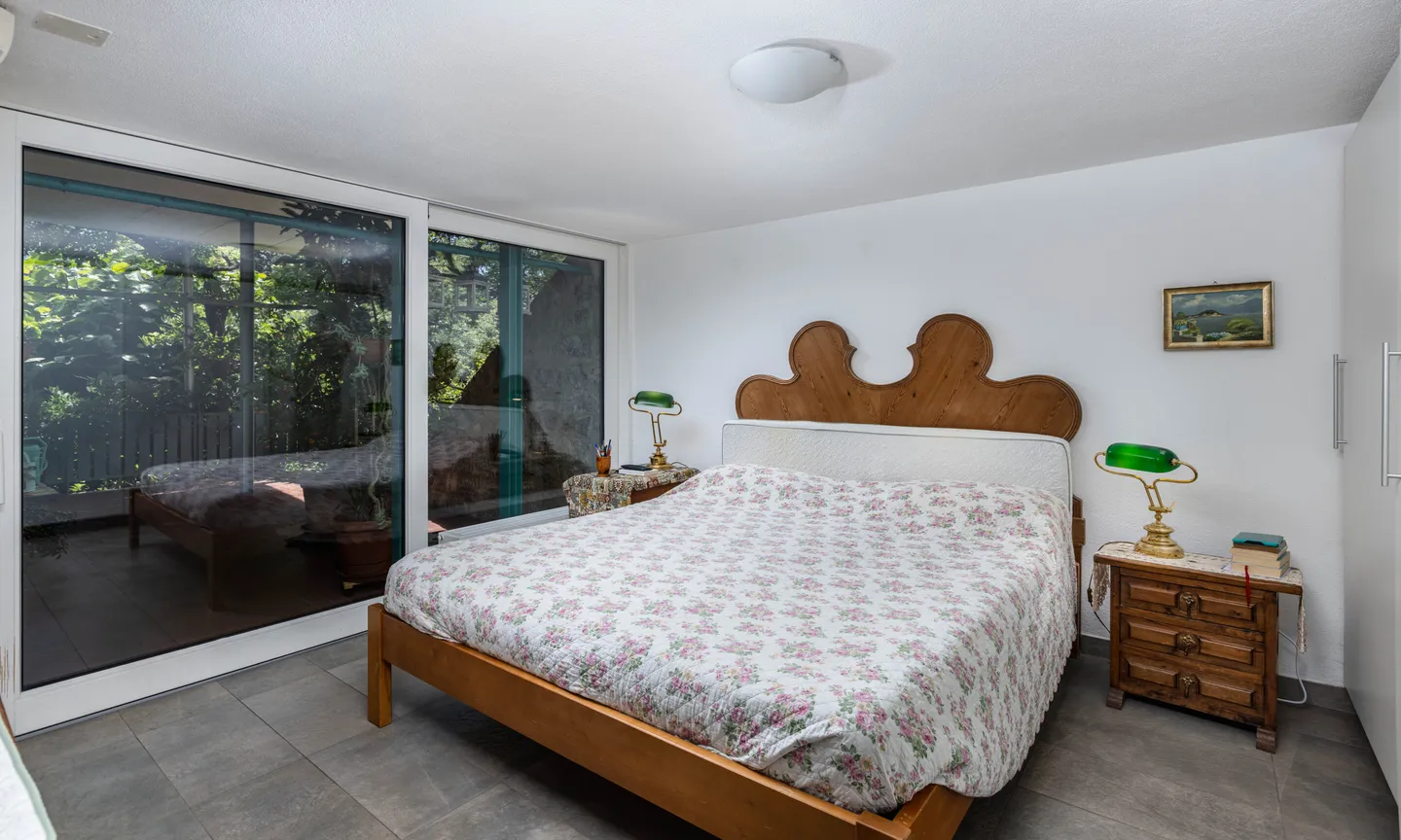 ELEGANTE VILLA DI 6.5 LOCALI CON GIARDINO PRIVATO A SORENGO - Foto 7 di 11