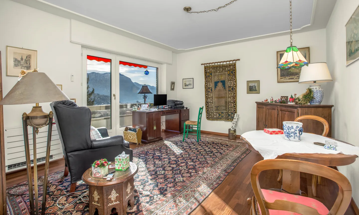 PRESTIGIOSO ATTICO 4.5 LOCALI VISTA LAGO CON PISCINA A PORZA - Foto 6 di 9